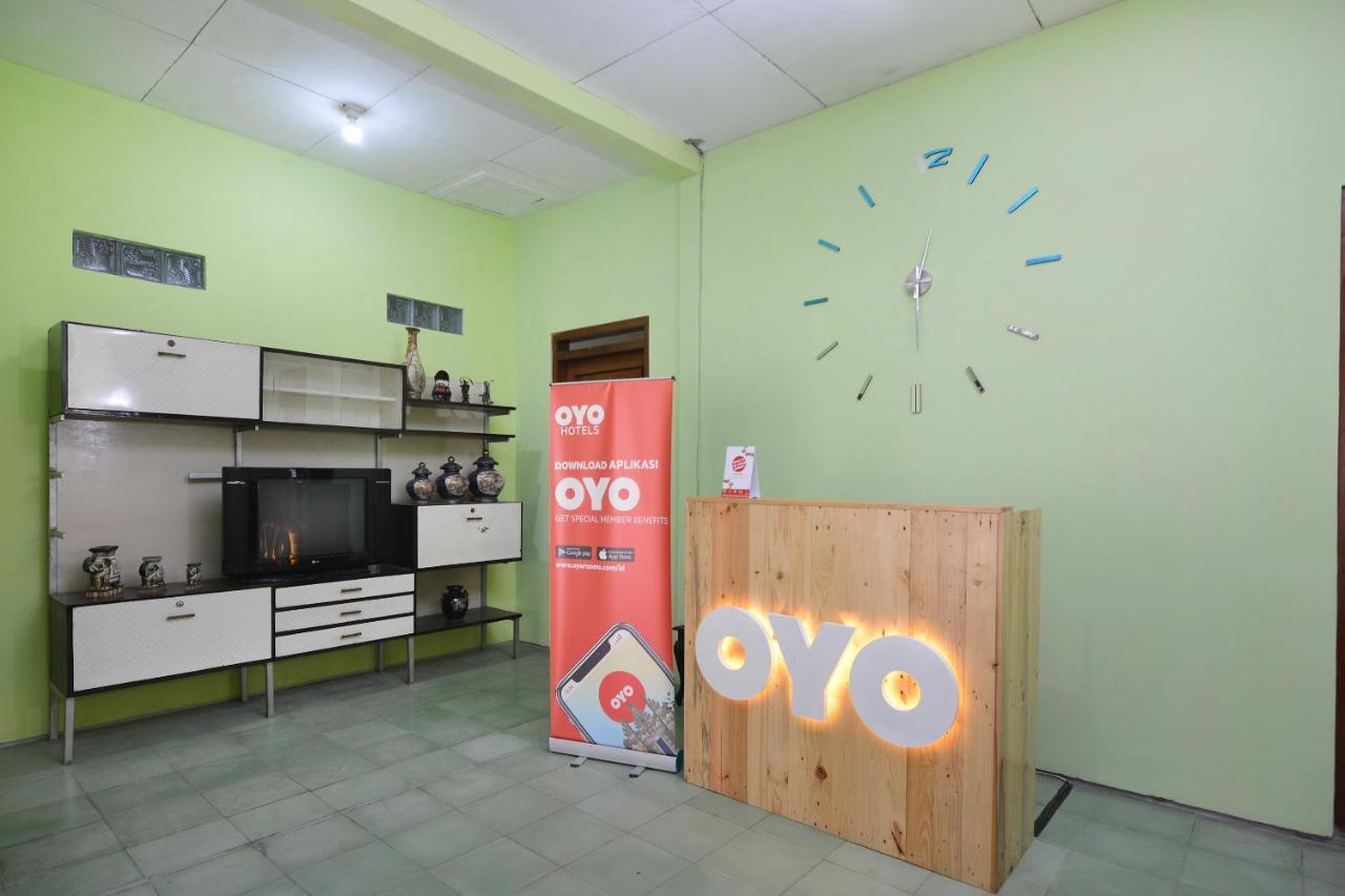 Отель Super Oyo 1046 Omah Pathok Джокьякарта Экстерьер фото